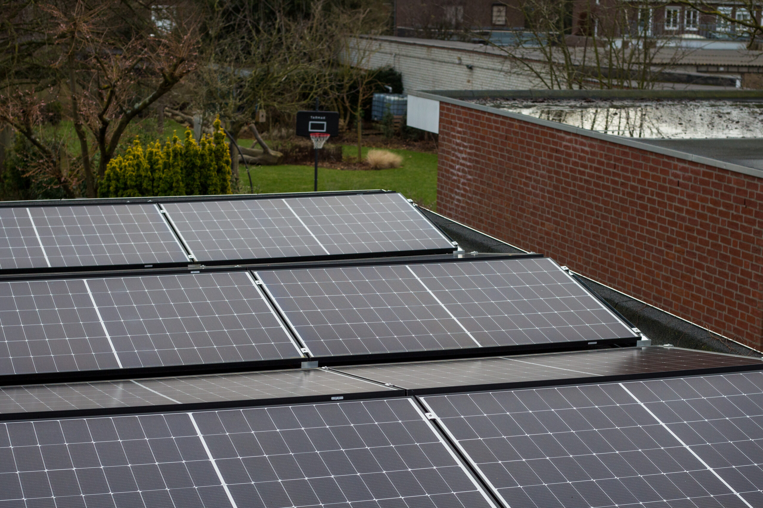 zonnepanelen plat dak